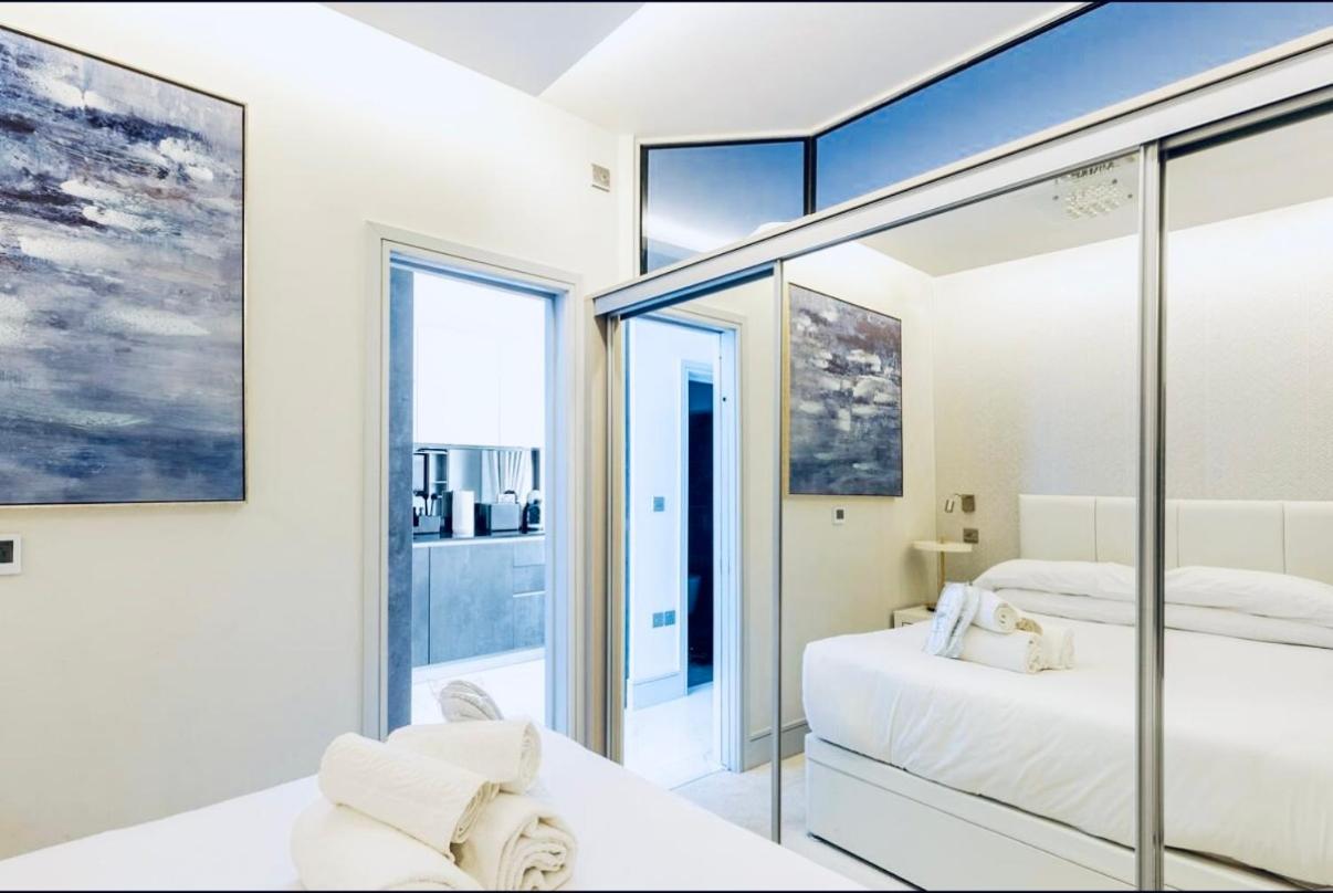 Luxury Knightsbridge Apartment Outside Harrods London Exterior photo