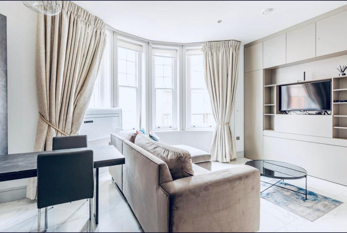 Luxury Knightsbridge Apartment Outside Harrods London Exterior photo