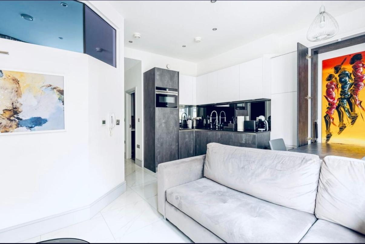Luxury Knightsbridge Apartment Outside Harrods London Exterior photo