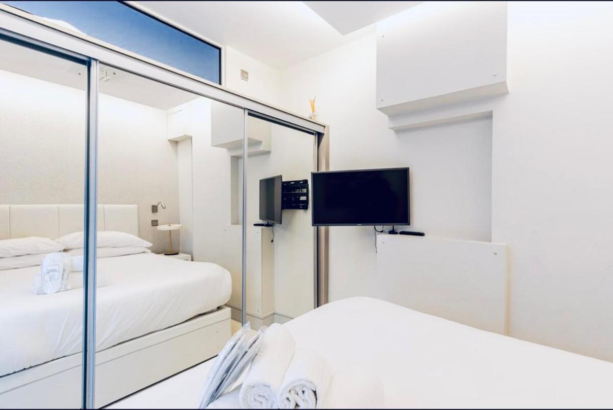 Luxury Knightsbridge Apartment Outside Harrods London Exterior photo